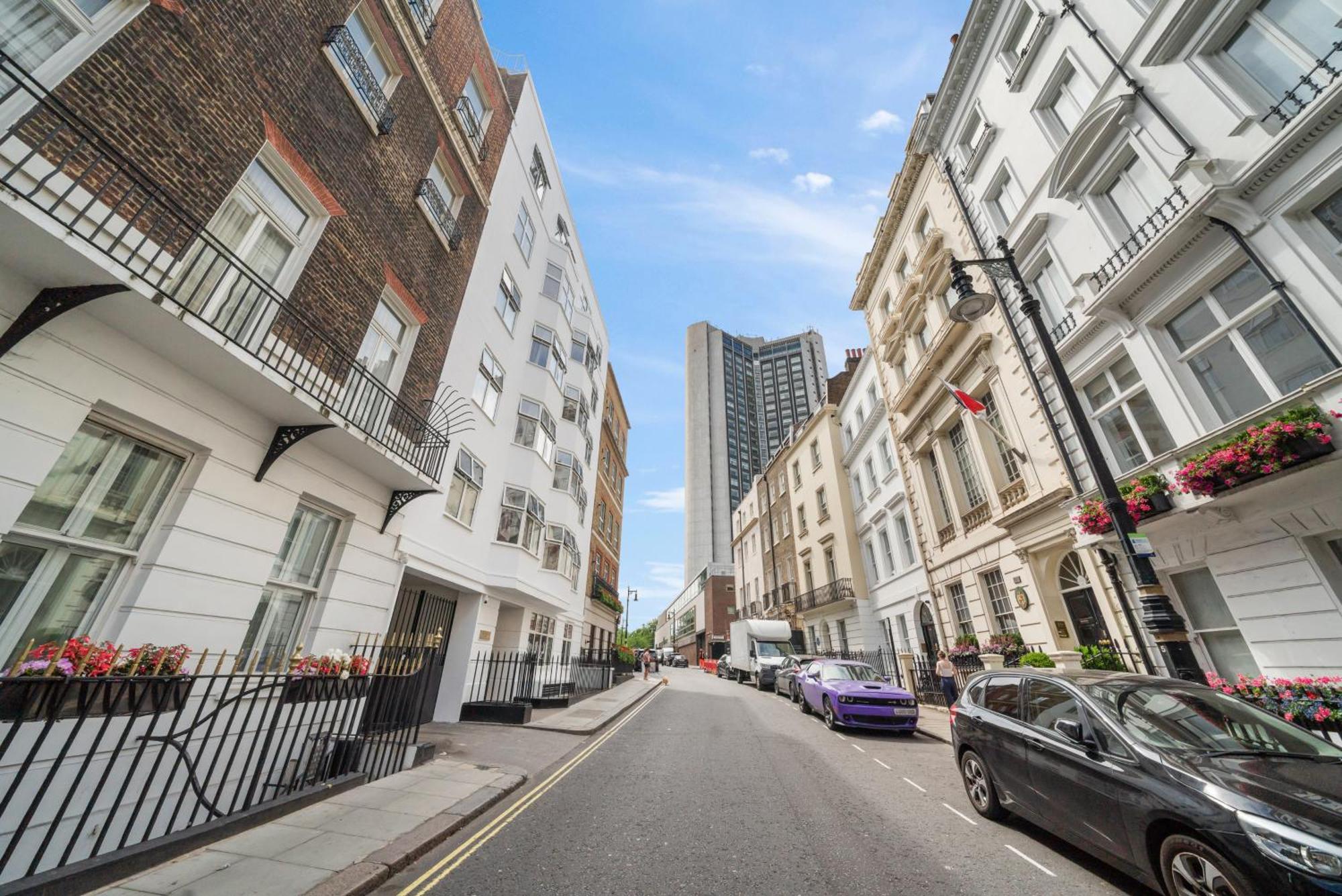 Spectacular 3 Bedroom Penthouse With Private Terrace In Prestigious Mayfair H13 London